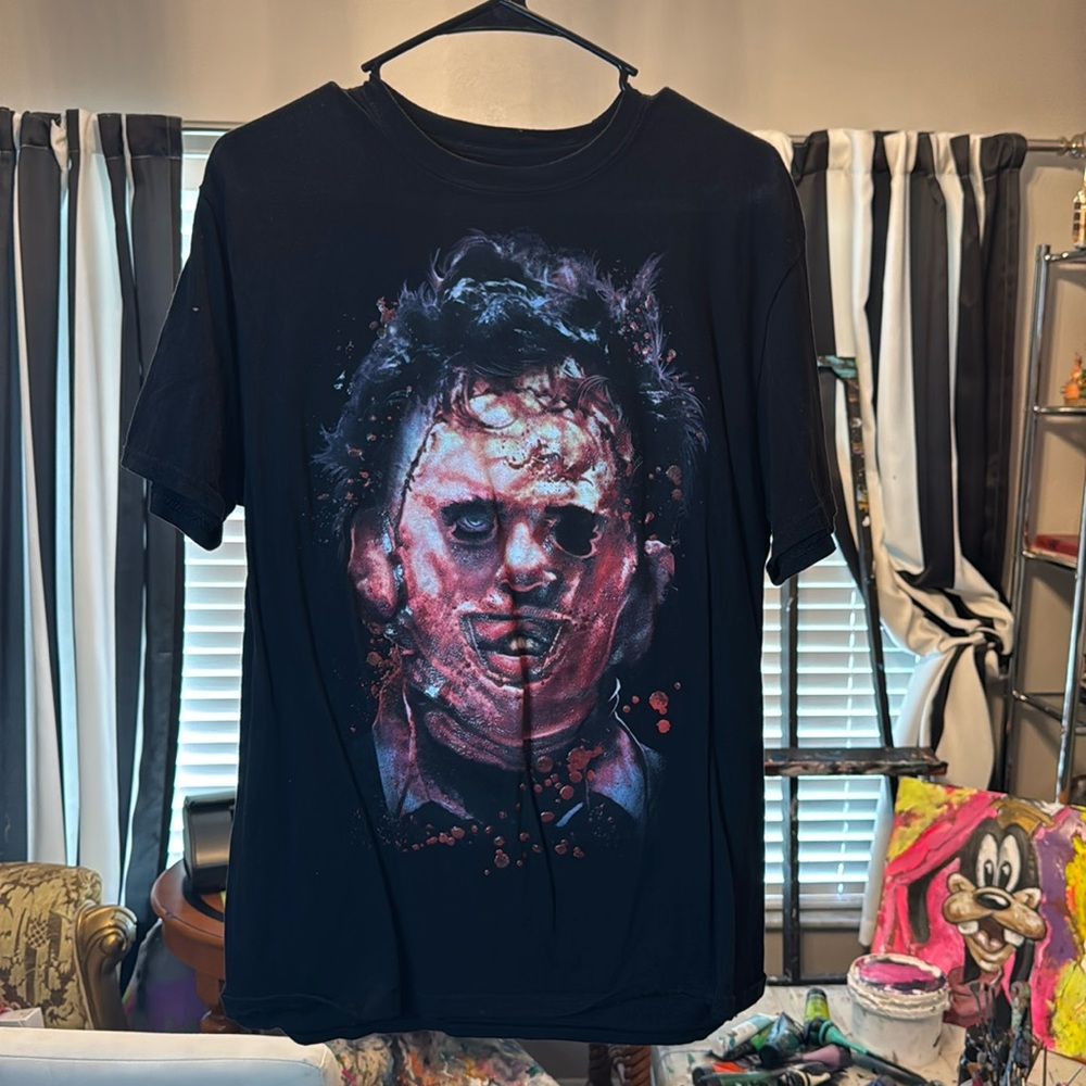 Halloween horror Nights size large T shirt
